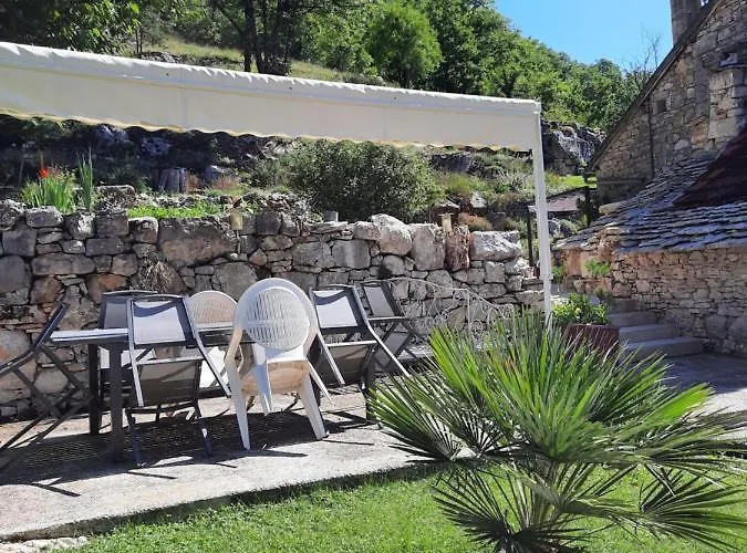 Pensión Célézen 3*